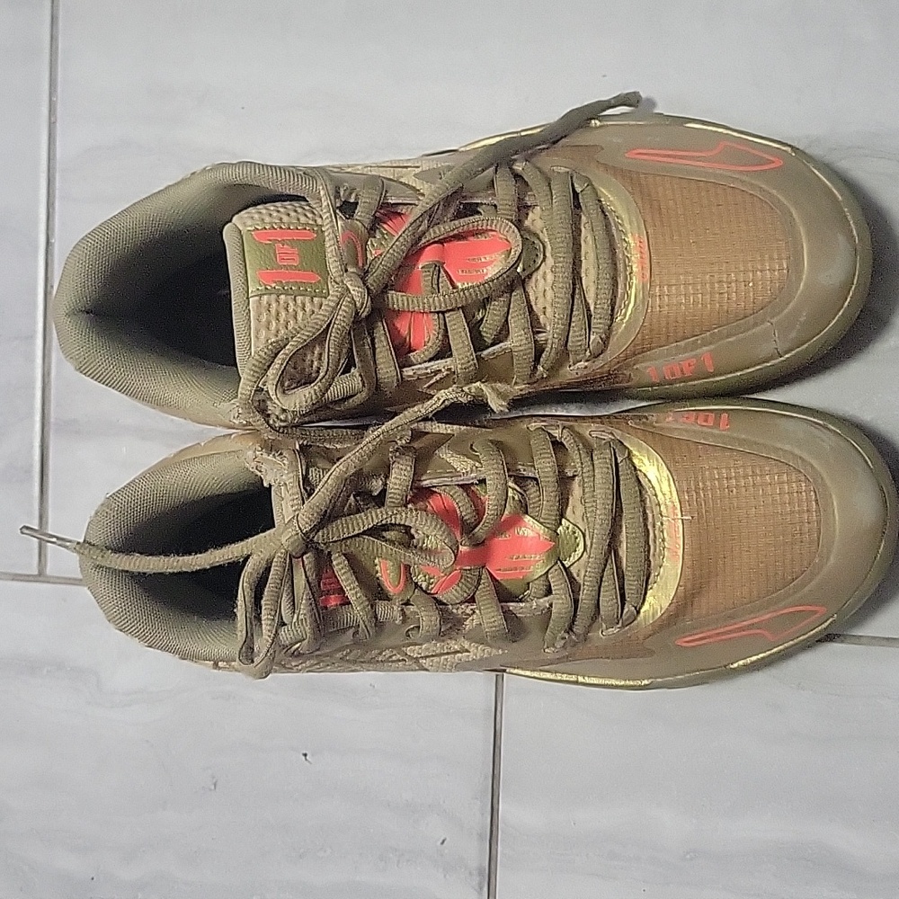 Puma M. E. L. O. 1 of 1 Metallic Gold and Red Sneakers Size 8. 5
